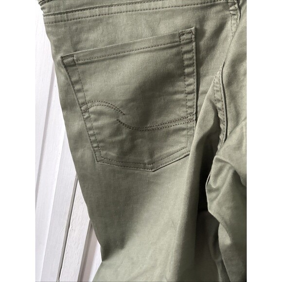 Levi's 94455-0019 Women's Totally Shaping Skinny Jeans - Olive Green Size 10s - Picture 8 of 8